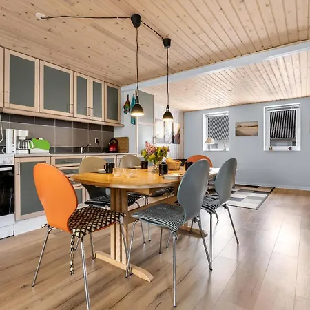 Pet Friendly In With Kitchen Holiday home *