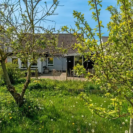 2 Bedroom Gorgeous In Сasa de vacaciones